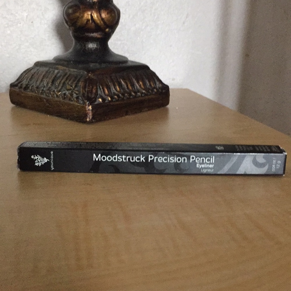 Younique Moodstruck precision pencil eyeliner